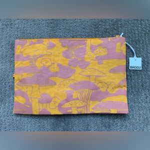 Baggu large go pouch in mushroom mix